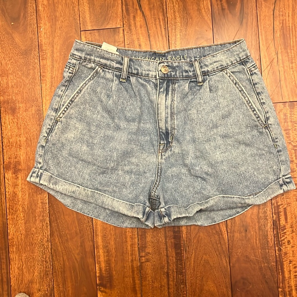 American Eagle Mom Short